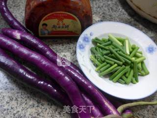 蒜薹炒茄子的做法步骤：1