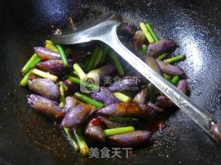蒜薹炒茄子的做法步骤：11