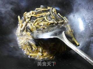 韭菜炒鳝丝的做法步骤：5