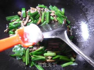 韭菜炒鳝丝的做法步骤：7