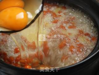 美容养颜甜汤——枸杞酒酿水潽蛋的做法步骤：6