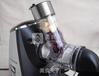 【雪梨甘蓝汁】的做法步骤：4