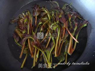 炸香椿鱼的做法步骤：2