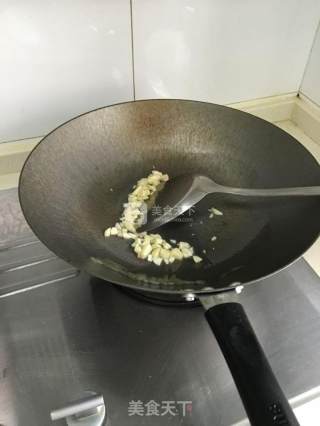 清炒荷兰豆的做法步骤：3