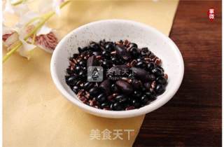 养肾护发五谷豆浆l的做法步骤：2