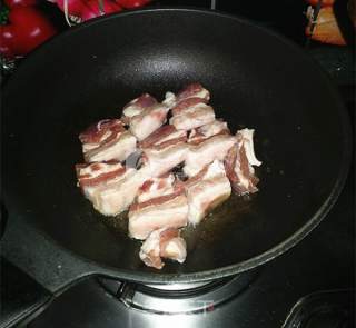 家常红烧肉的做法步骤：4