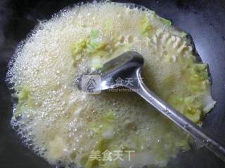 咖喱白菜波纹面的做法步骤：4