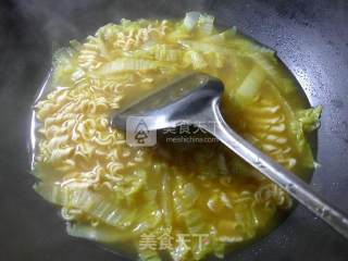 咖喱白菜波纹面的做法步骤：7