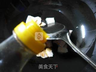 韭菜五花肉煮蚕豆芽的做法步骤：2