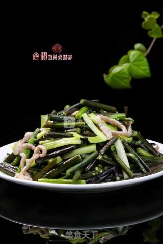 砖家说【蕨菜炒肉丝】吃了会致癌的做法步骤：6