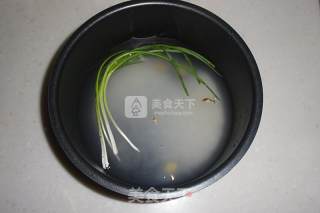 皮蛋瘦肉粥的做法步骤：1