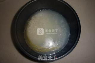 皮蛋瘦肉粥的做法步骤：2