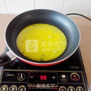 红萝卜鸡蛋粥的做法步骤：3