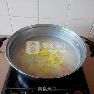 红萝卜鸡蛋粥的做法步骤：6