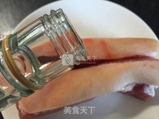 蒜泥白肉的做法步骤：1