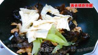 杂素炒肉片的做法步骤：5