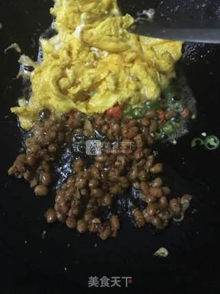 腊八豆炒鸡蛋的做法步骤：3