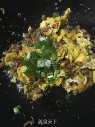 腊八豆炒鸡蛋的做法步骤：4