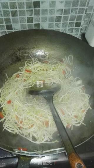 醋溜豆芽的做法步骤：4