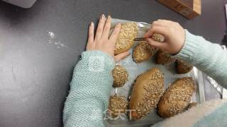 果仁早餐面包的做法步骤：13