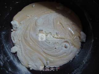 花生牛轧糖——电饭锅版牛轧糖的做法步骤：3