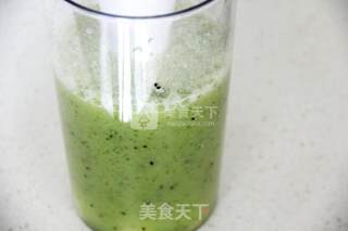 排毒瘦身黄瓜猕猴桃汁的做法步骤：9