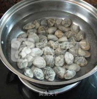 【绿苏花蛤】---夏日里的那一口清凉滋味的做法步骤：3