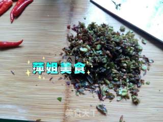 香椿肉馅锅贴的做法步骤：2