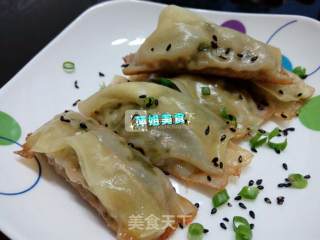 香椿肉馅锅贴的做法步骤：10