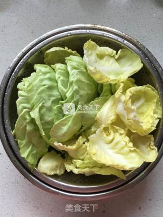 手撕包菜的做法步骤：1
