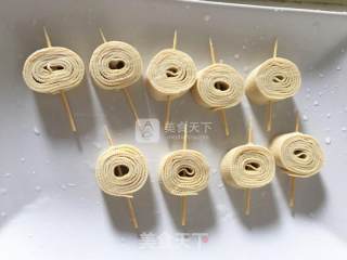 叉烧豆皮卷的做法步骤：3