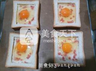 学生党早餐-----芝士蛋烤面包的做法步骤：3