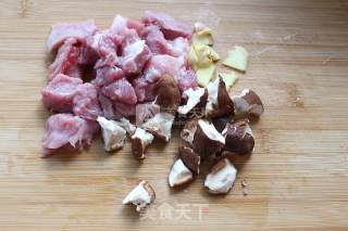 鹌鹑蛋蒸肉饼——蒸出来的鲜美滋味的做法步骤：2
