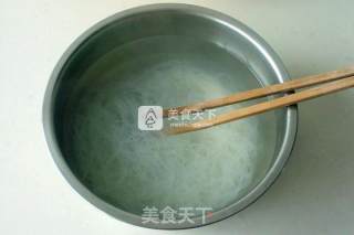 芥末魔芋拌粉丝的做法步骤：1