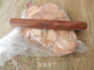草莓慕斯蛋糕的做法步骤：1