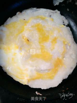 鸡蛋饼的做法步骤：1