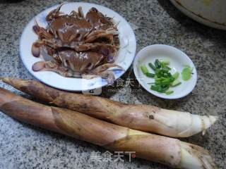 雷笋炒花蟹的做法步骤：1