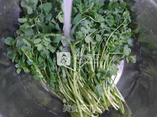 五花肉炒草籽的做法步骤：2