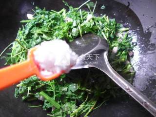 五花肉炒草籽的做法步骤：7