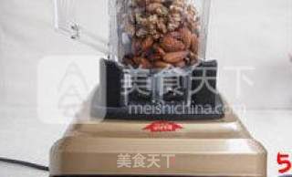 【杏仁核桃酱】--- 研磨一份美容、益智的酱料的做法步骤：5