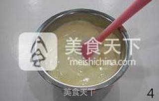 蛋糕也要美美的---莲花彩绘蛋糕的做法步骤：4