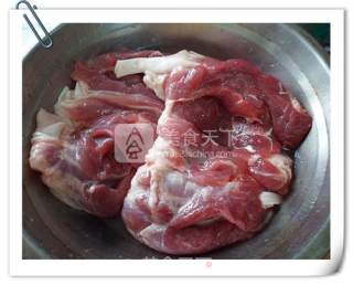卤猪腱子肉的做法步骤：1