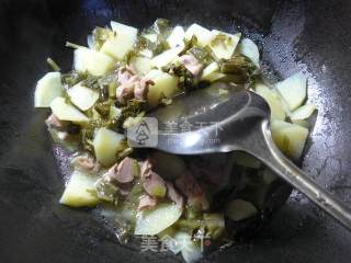 鸡胗雪菜炒土豆的做法步骤：5