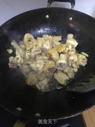 香菇炖鸡的做法步骤：5