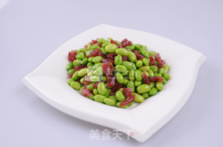 香肠炒青豆的做法步骤：4