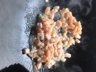 菠萝鸡丁的做法步骤：2