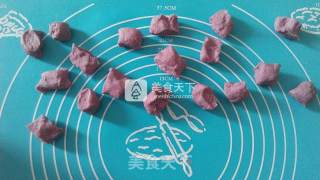 象形馒头——葡萄串馒头的做法步骤：2