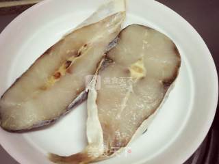 香煎马鲛鱼的做法步骤：1