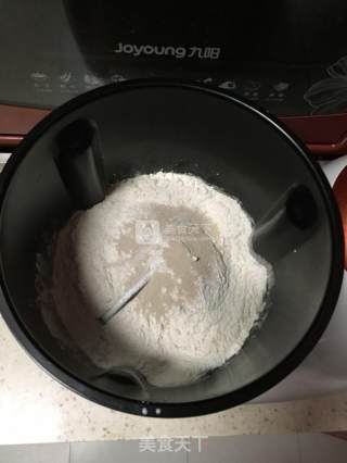 香肠面包的做法步骤：1