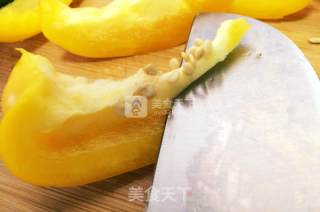 春风十里彩椒鱿鱼的做法步骤：4